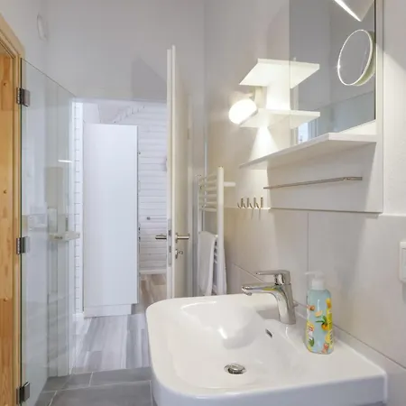 Amazing Home In Krems Iiwarderbrueck With Sauna Casa de Férias Gols